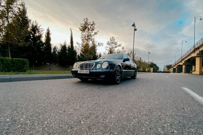 Mercedes E 200 2001, 352,000 km - 2.0 l - Bakı