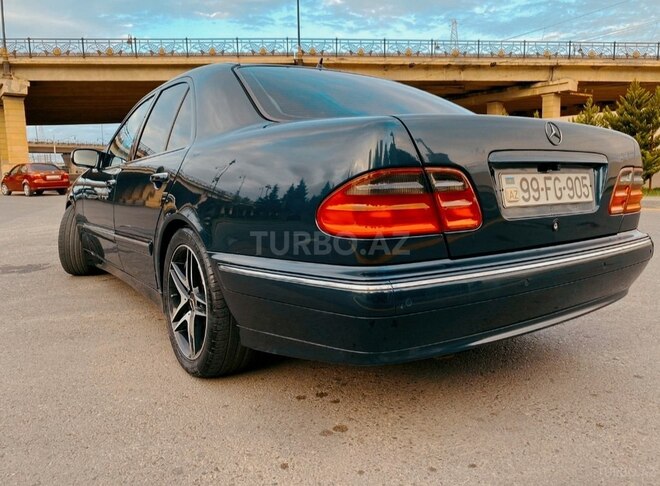 Mercedes E 200 2001, 352,000 km - 2.0 l - Bakı