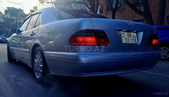 Mercedes E 240 2001, 277,700 km - 2.6 л - Bakı
