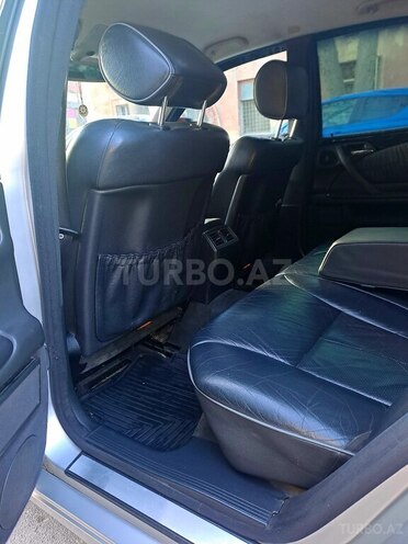 Mercedes E 240 2001, 277,700 km - 2.6 л - Bakı