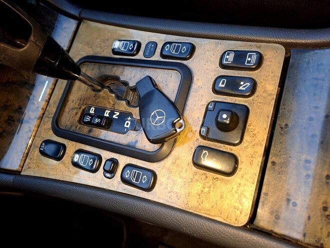 Mercedes E 240 2001, 277,700 km - 2.6 л - Bakı