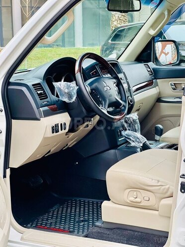 Mitsubishi Pajero 2014, 169,000 km - 3.8 л - Bakı