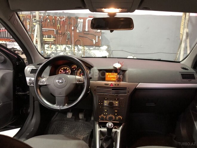 Opel Astra 2006, 240,000 km - 1.4 l - Gəncə