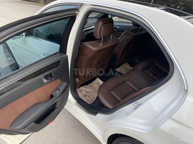 Mercedes E 220 2010, 245,570 km - 2.2 л - Bakı