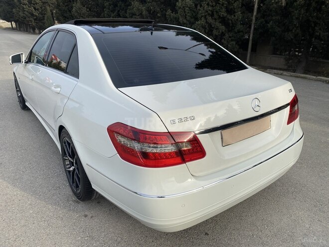 Mercedes E 220 2010, 245,570 km - 2.2 л - Bakı