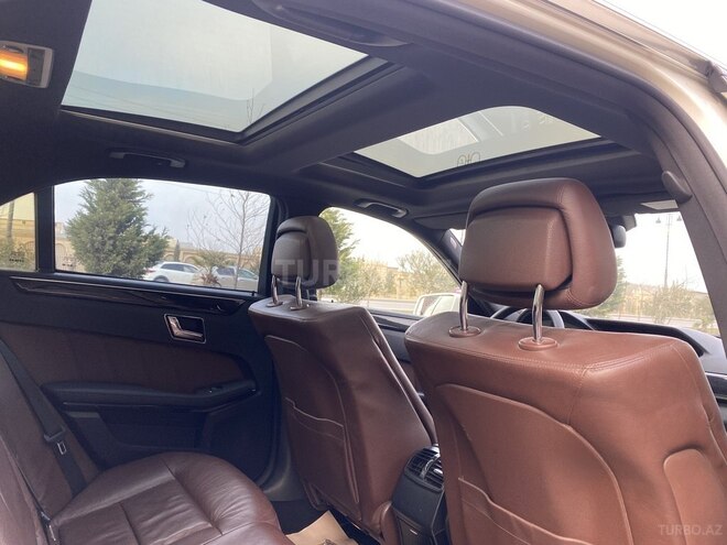 Mercedes E 220 2010, 245,570 km - 2.2 л - Bakı