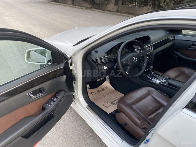Mercedes E 220 2010, 245,570 km - 2.2 л - Bakı