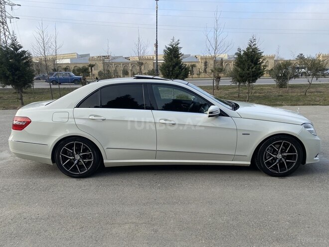Mercedes E 220 2010, 245,570 km - 2.2 л - Bakı