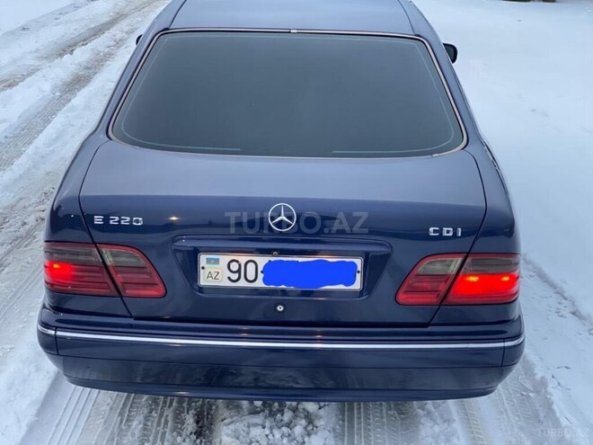 Mercedes E 220 1999, 308,000 km - 2.2 l - Sumqayıt