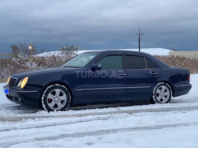 Mercedes E 220 1999, 308,000 km - 2.2 l - Sumqayıt