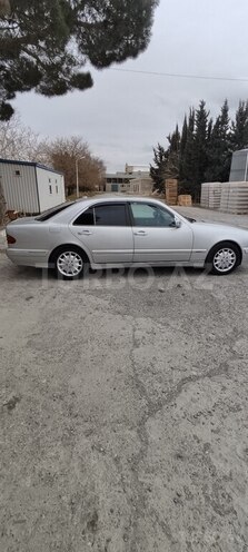 Mercedes E 240 2001, 400,000 km - 2.6 l - Bakı