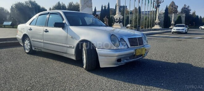 Mercedes E 240 1997, 406,000 km - 2.4 л - Bakı