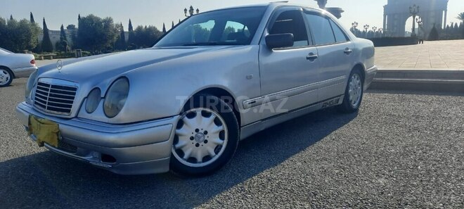 Mercedes E 240 1997, 406,000 km - 2.4 л - Bakı