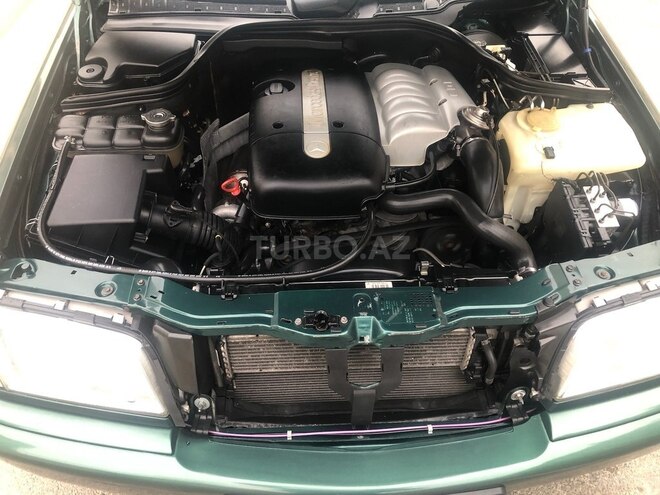 Mercedes C 220 2000, 261,800 km - 2.2 l - Bakı