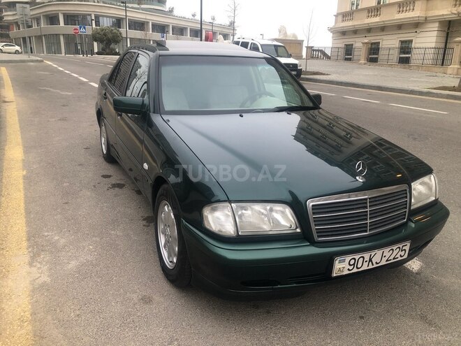 Mercedes C 220 2000, 261,800 km - 2.2 l - Bakı