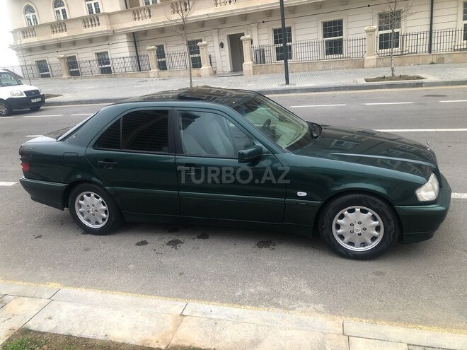 Mercedes C 220 2000, 261,800 km - 2.2 l - Bakı