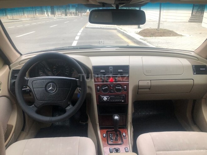 Mercedes C 220 2000, 261,800 km - 2.2 l - Bakı