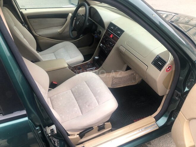 Mercedes C 220 2000, 261,800 km - 2.2 l - Bakı