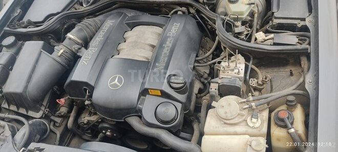 Mercedes E 240 1999, 218,000 km - 2.6 л - Bakı