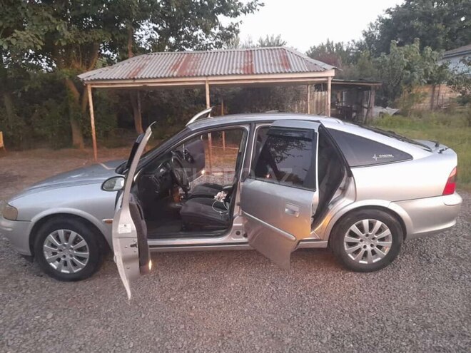 Opel Vectra 1996, 270,000 km - 2.0 l - Lənkəran
