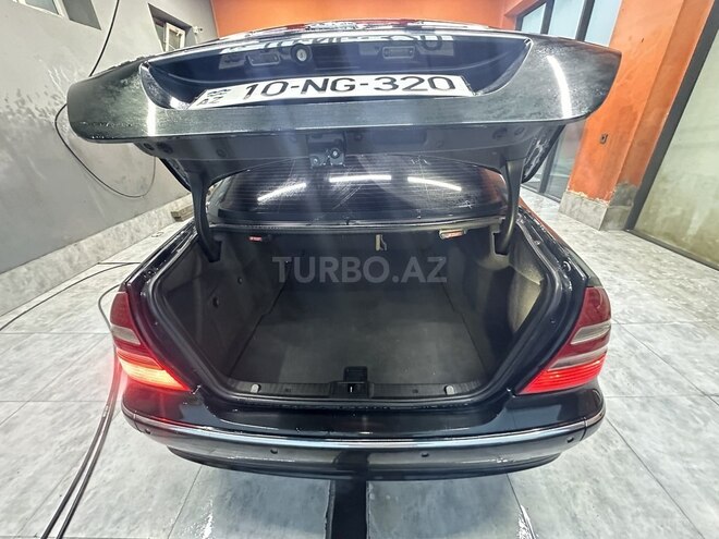 Mercedes E 320 2002, 287,000 km - 3.2 л - Quba