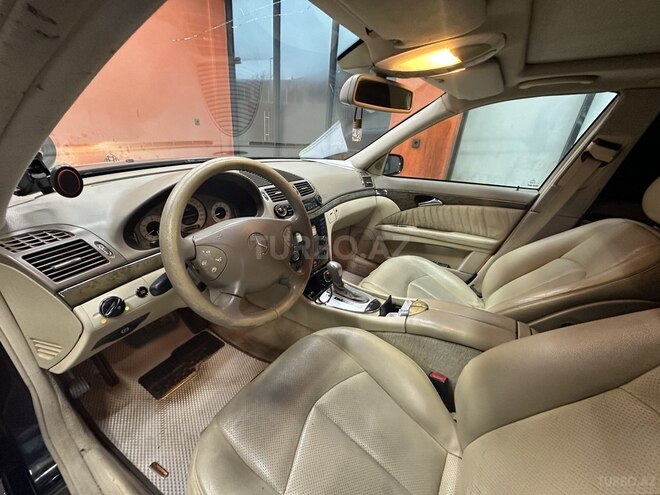 Mercedes E 320 2002, 287,000 km - 3.2 л - Quba