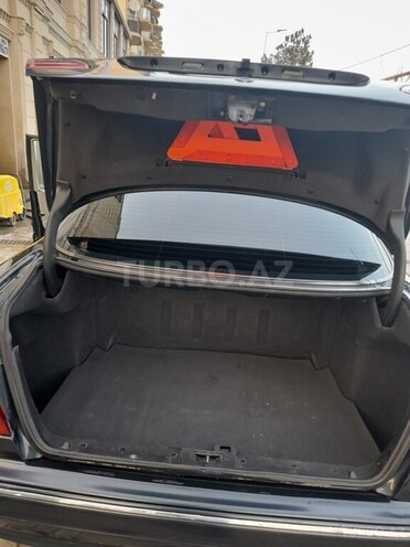 Mercedes E 320 2000, 267,271 km - 3.2 l - Salyan