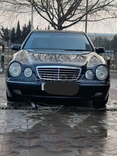 Mercedes E 320 2000, 267,271 km - 3.2 l - Salyan