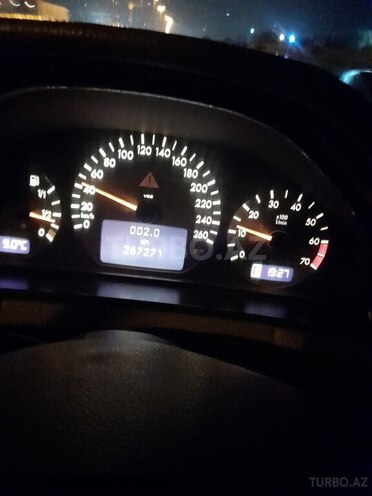 Mercedes E 320 2000, 267,271 km - 3.2 l - Salyan