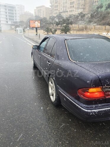 Mercedes E 270 1999, 360,000 km - 2.7 l - Bakı