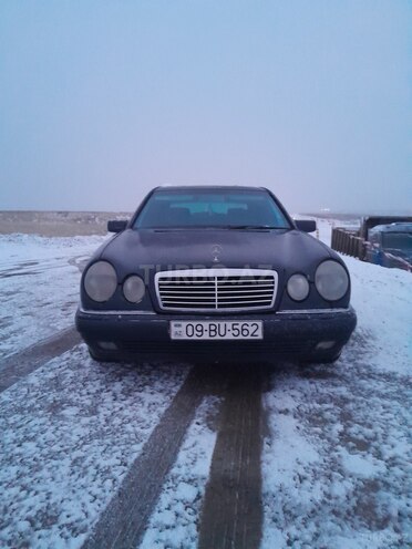 Mercedes E 230 1997, 395,319 km - 2.3 l - Bərdə