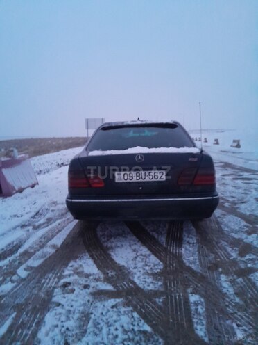 Mercedes E 230 1997, 395,319 km - 2.3 l - Bərdə