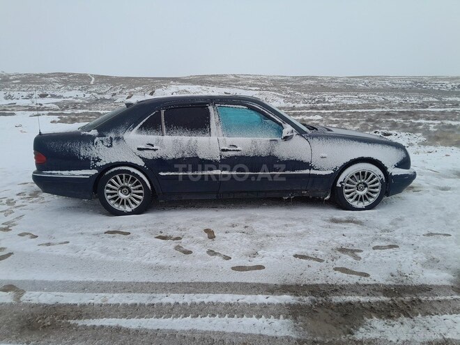 Mercedes E 230 1997, 395,319 km - 2.3 l - Bərdə