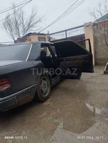 Mercedes E 230 1990, 367,865 km - 2.3 l - Bakı