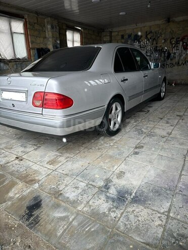 Mercedes E 240 1998, 378,500 km - 2.4 l - Sumqayıt