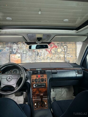 Mercedes E 240 1998, 378,500 km - 2.4 l - Sumqayıt