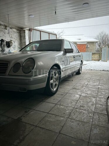 Mercedes E 240 1998, 378,500 km - 2.4 l - Sumqayıt