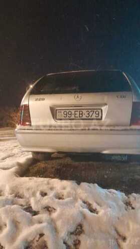 Mercedes C 220 2000, 28,000 km - 2.2 л - Quba