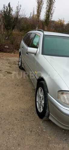 Mercedes C 220 2000, 28,000 km - 2.2 л - Quba