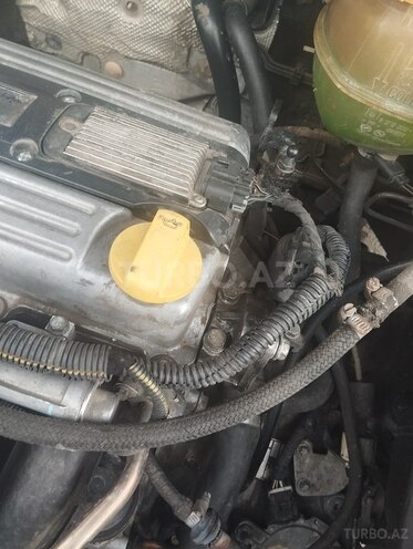 Opel Vectra 2002, 176,896 km - 2.2 l - Bakı
