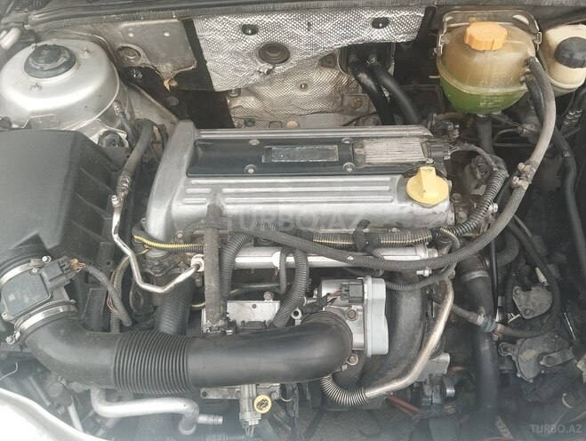 Opel Vectra 2002, 176,896 km - 2.2 l - Bakı