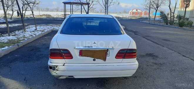 Mercedes E 290 1997, 310,000 km - 2.9 l - Qazax