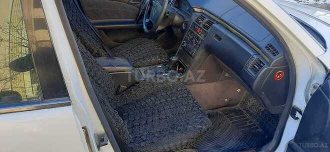 Mercedes E 290 1997, 310,000 km - 2.9 l - Qazax