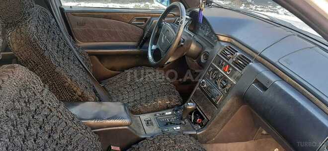 Mercedes E 290 1997, 310,000 km - 2.9 l - Qazax