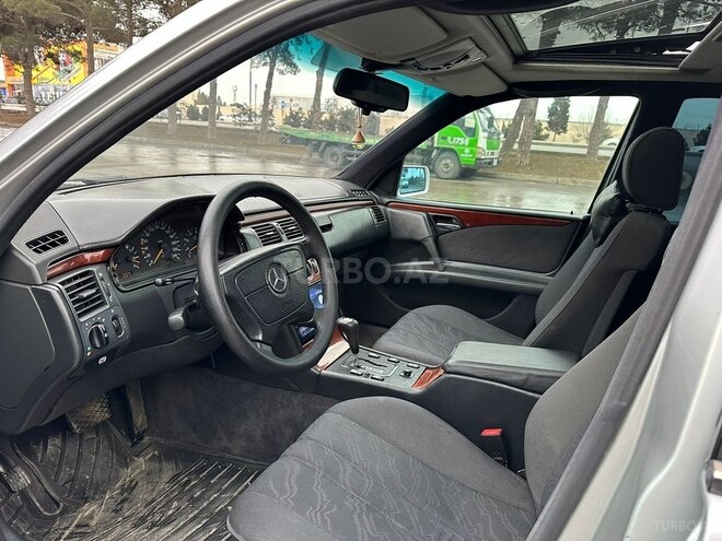 Mercedes E 230 1996, 315,000 km - 2.3 л - Bakı