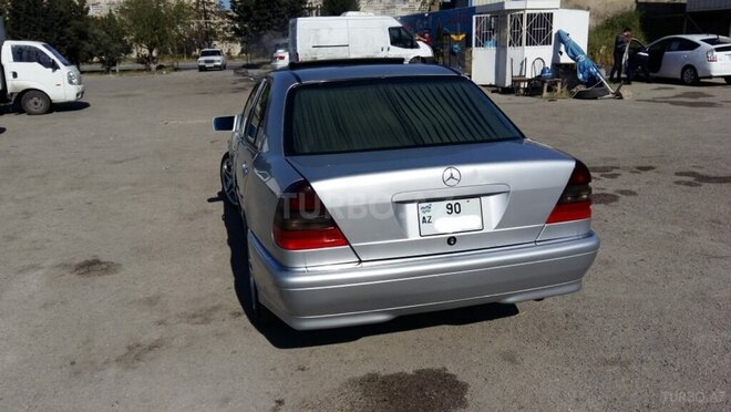 Mercedes C 230 2000, 300,000 km - 2.3 л - Gəncə