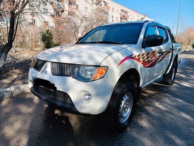 Mitsubishi L200 2008, 370,000 km - 2.5 l - Bakı
