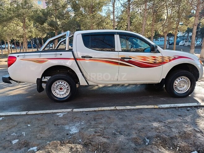 Mitsubishi L200 2008, 370,000 km - 2.5 l - Bakı