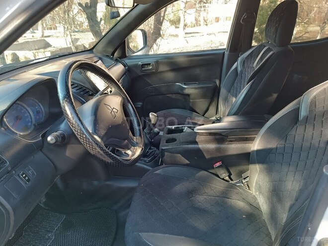 Mitsubishi L200 2008, 370,000 km - 2.5 l - Bakı