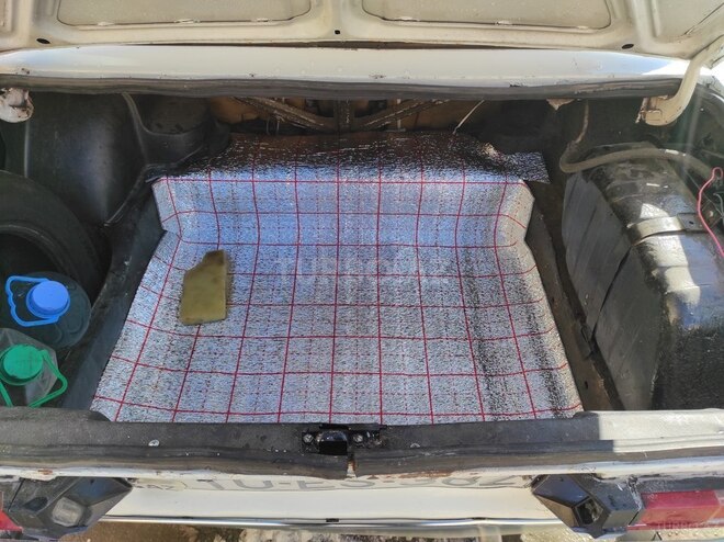 LADA (VAZ) 2106 1984, 99,879 km - 1.5 l - Salyan